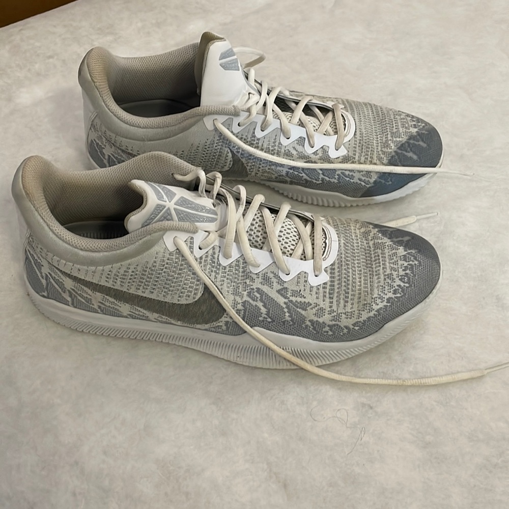 Kobe Nike VO1 used Basketball Shoes